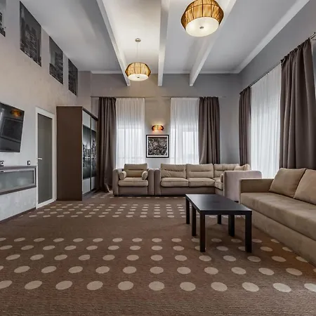 Ambassador Plaza Hotel