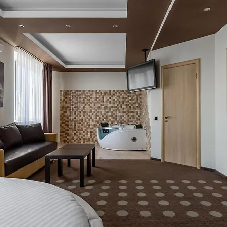 Hotel Ambassador Plaza